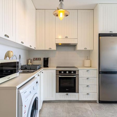 Seawaves 1- Bedroom Apartment Near Meneou Beach Ларнака Екстер'єр фото