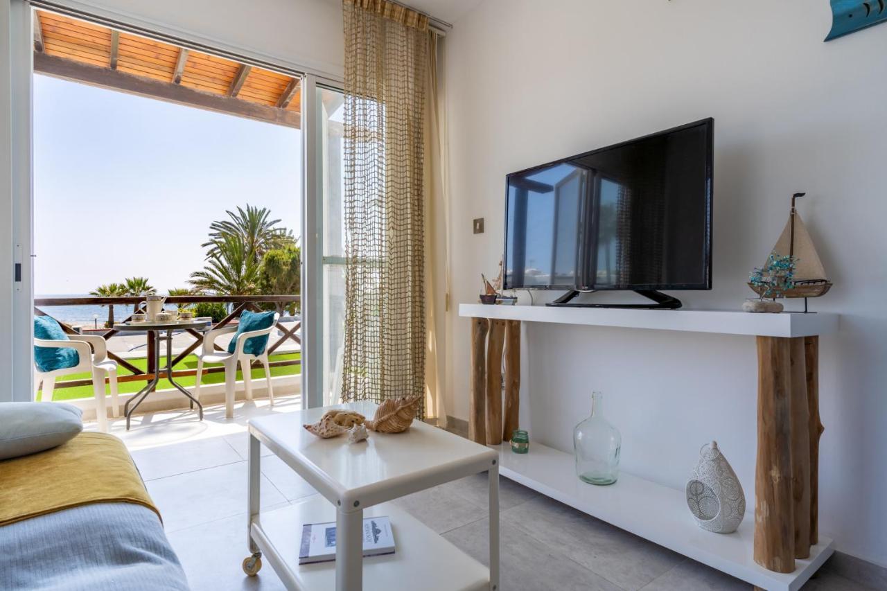 Seawaves 1- Bedroom Apartment Near Meneou Beach Ларнака Екстер'єр фото