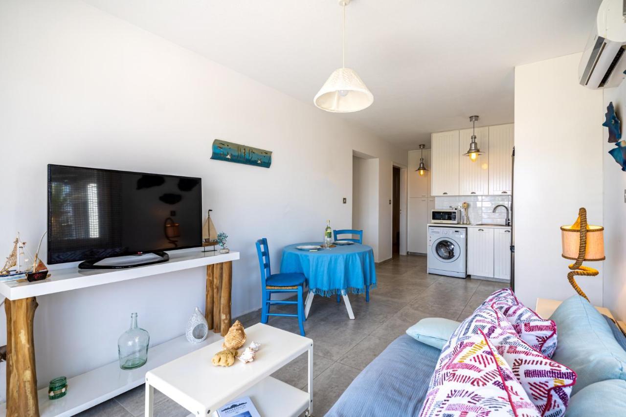Seawaves 1- Bedroom Apartment Near Meneou Beach Ларнака Екстер'єр фото